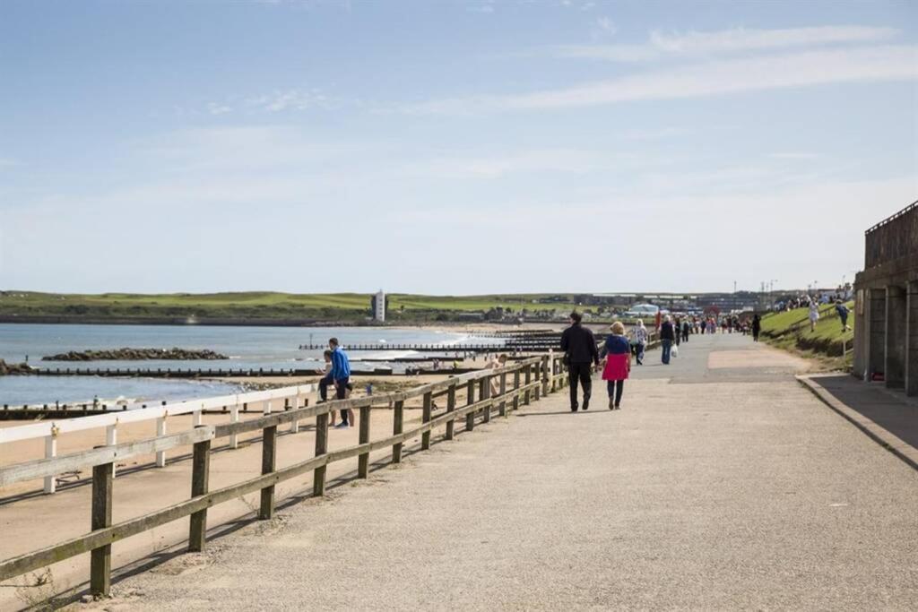 Lovely 2 Bed Apartment Close To Aberdeen Beach! Exterior photo
